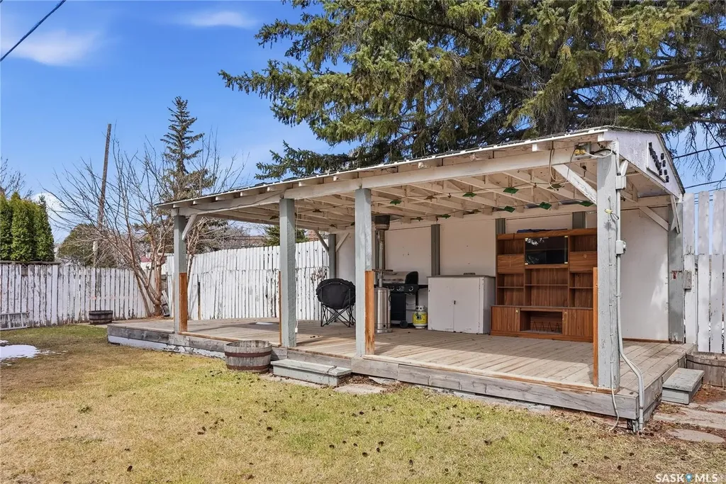 1117 Elevator Road Saskatoon SK S7M 3X1