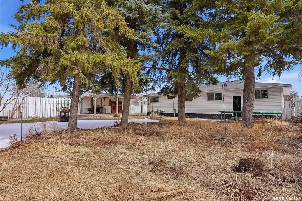 1117 Elevator Road Saskatoon SK S7M 3X1