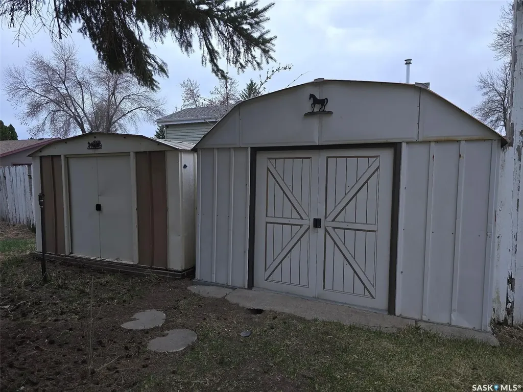 1117 Elevator Road Saskatoon SK S7M 3X1