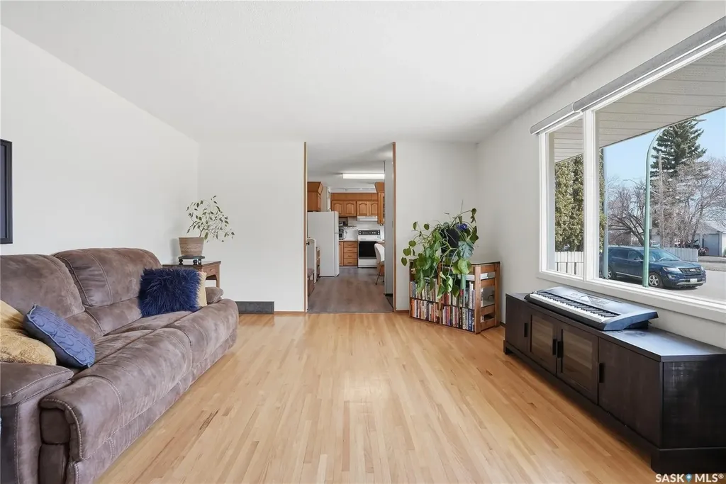 1117 Elevator Road Saskatoon SK S7M 3X1