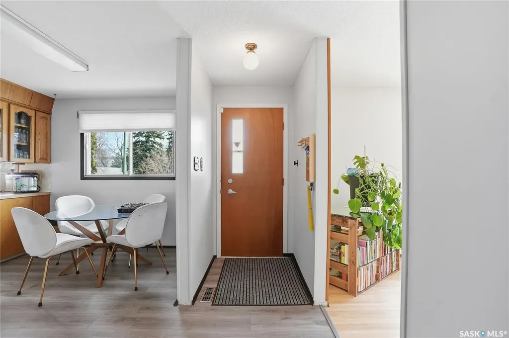 1117 Elevator Road Saskatoon SK S7M 3X1