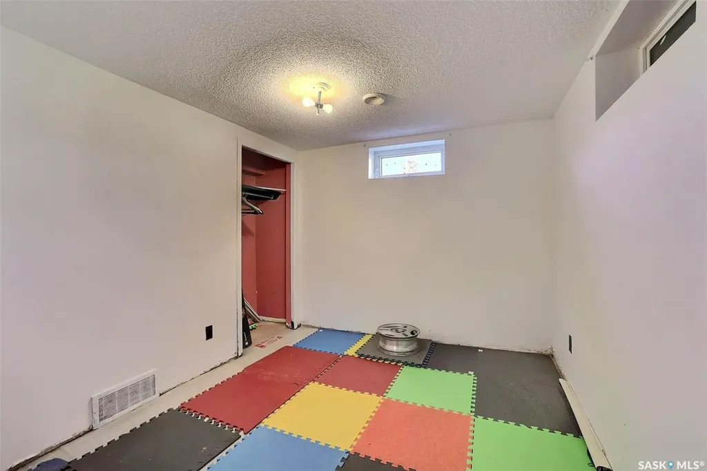 211 Main Street Vibank SK S0G 4Y0