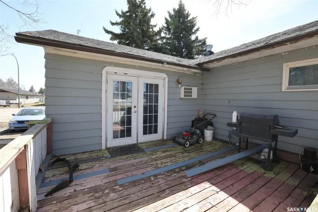 211 Main Street Vibank SK S0G 4Y0