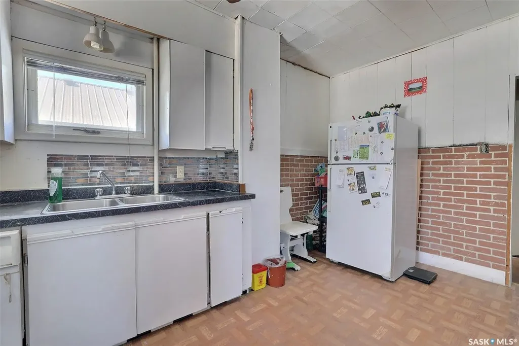 211 Main Street Vibank SK S0G 4Y0