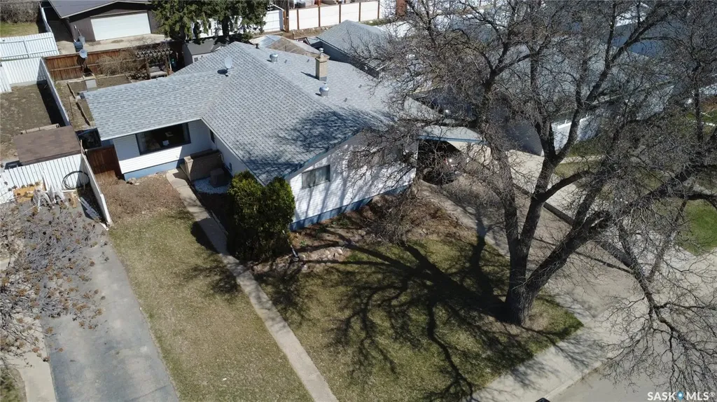 1113 Jubilee Drive Swift Current SK S9H 2A1