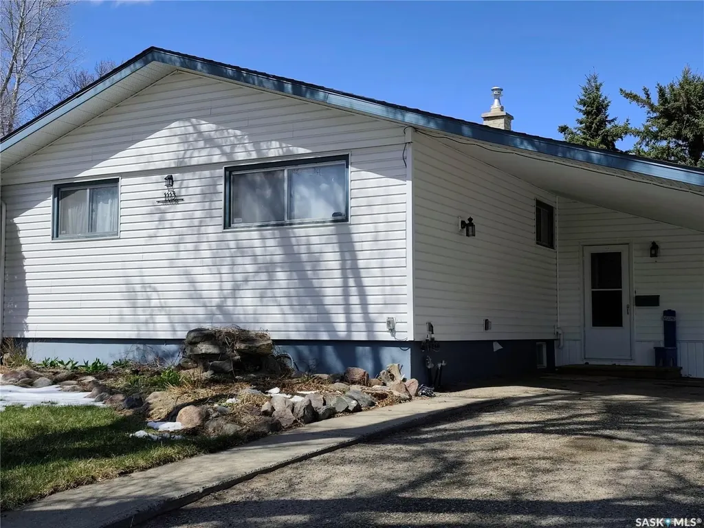 1113 Jubilee Drive Swift Current SK S9H 2A1