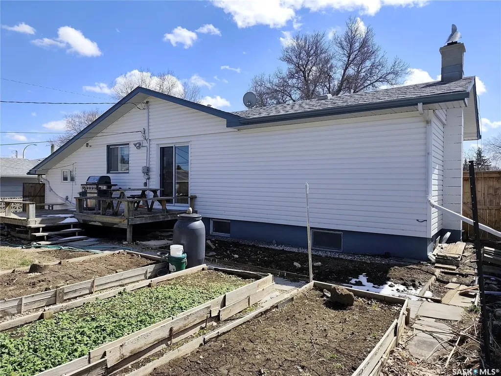 1113 Jubilee Drive Swift Current SK S9H 2A1