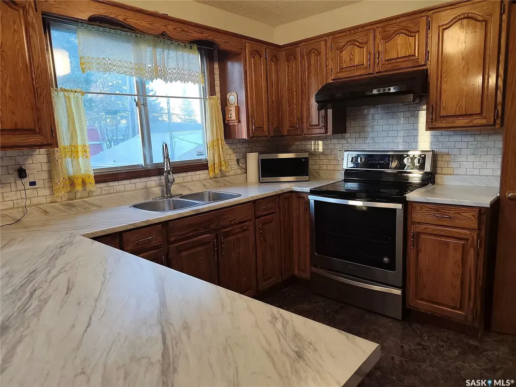 1113 Jubilee Drive Swift Current SK S9H 2A1