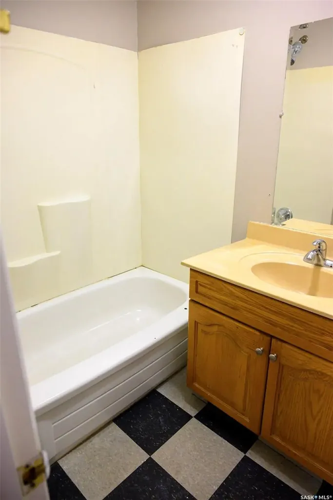 2332 Edgar Street Regina SK S4N 3L1