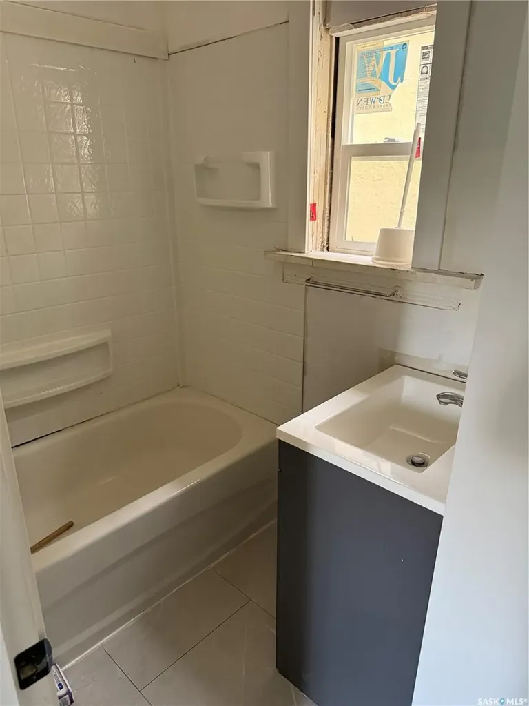 2081 Reynolds Street Regina SK S4N 3M9