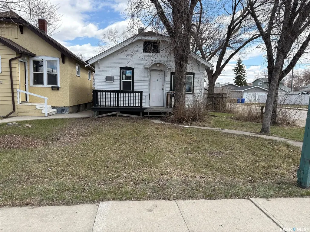 2081 Reynolds Street Regina SK S4N 3M9