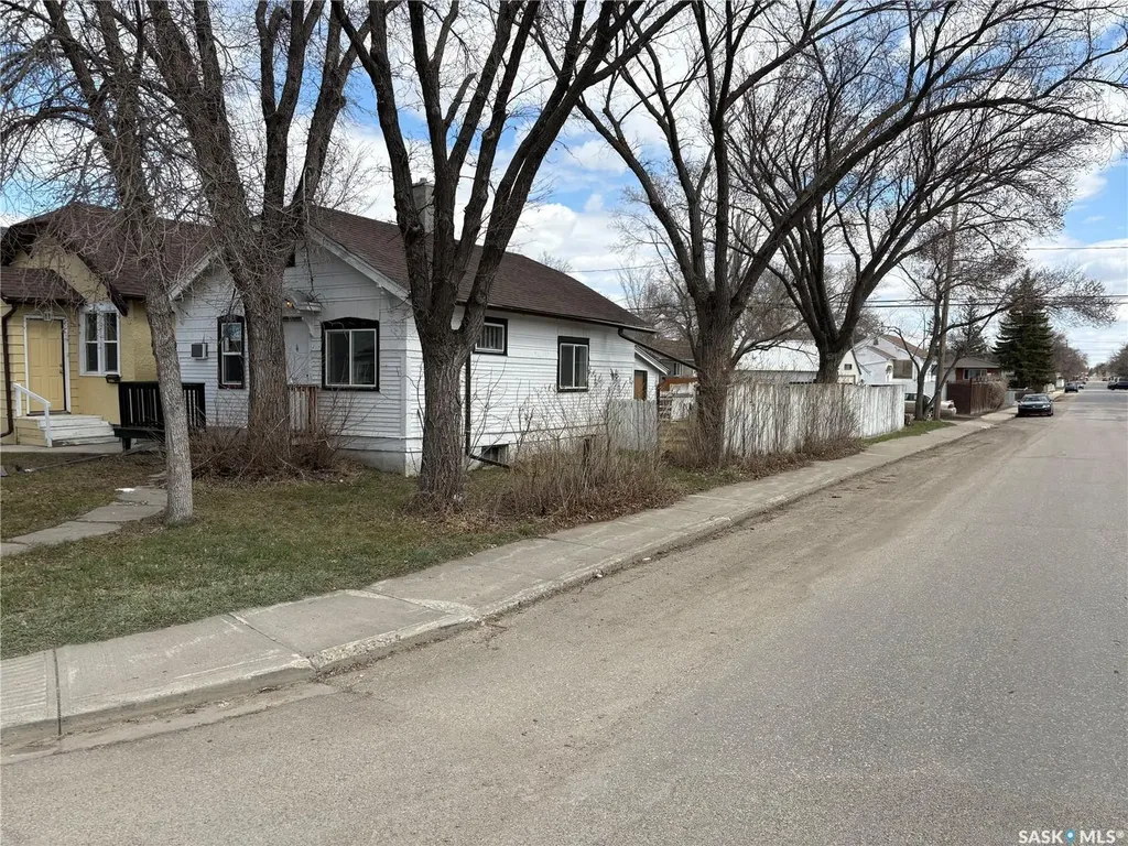 2081 Reynolds Street Regina SK S4N 3M9