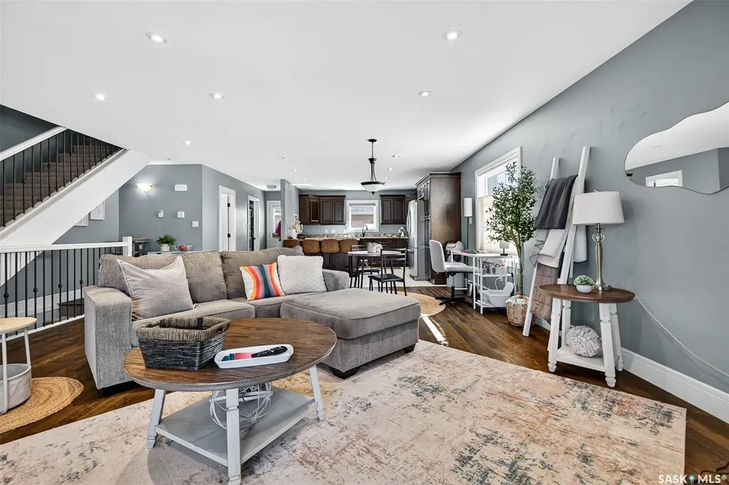 269 High Street E Moose Jaw SK S6H 0C4