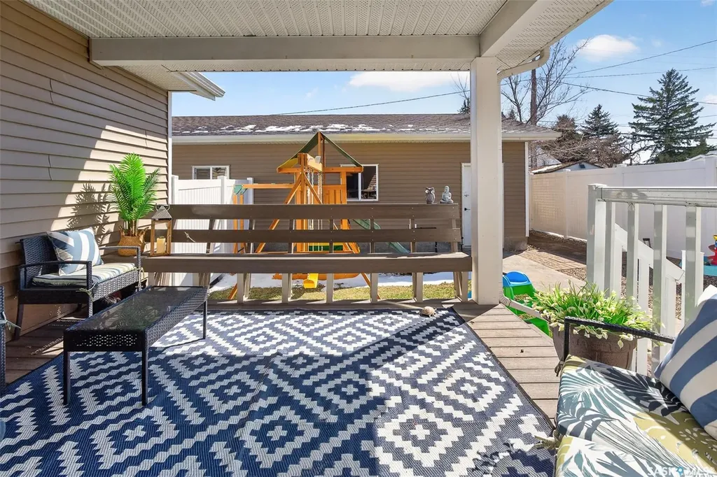 269 High Street E Moose Jaw SK S6H 0C4