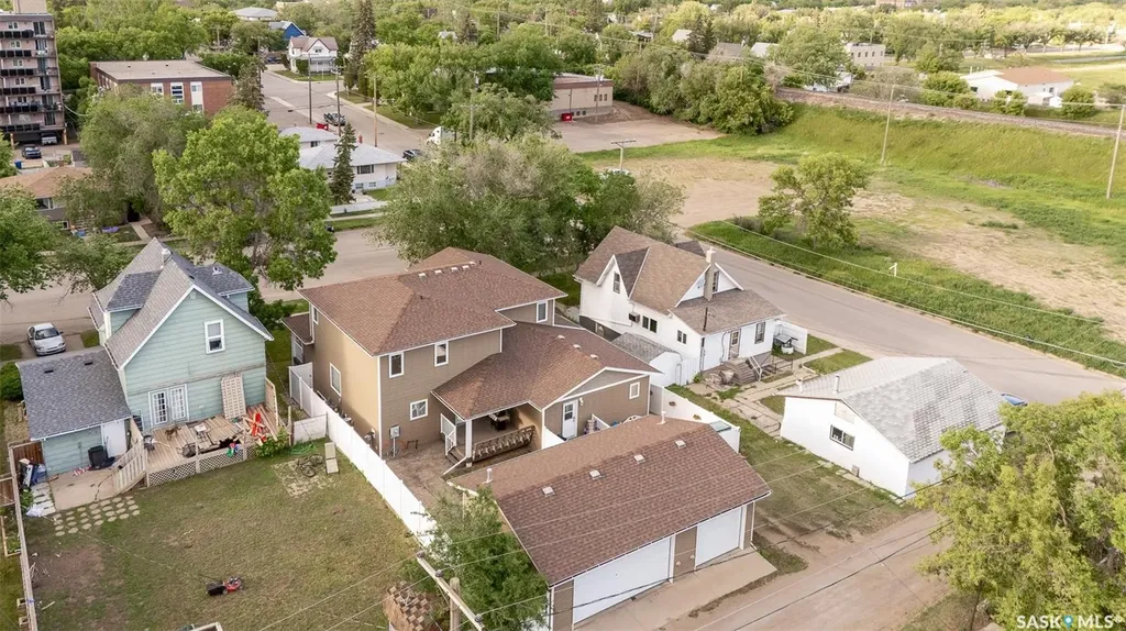 269 High Street E Moose Jaw SK S6H 0C4