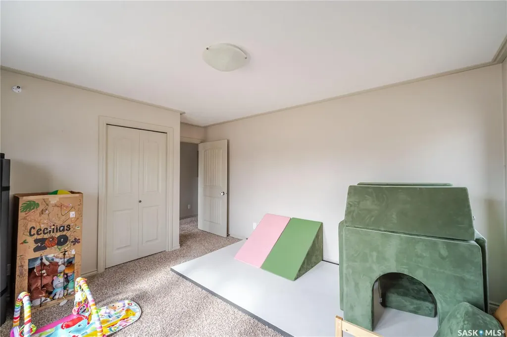 805 4th Avenue NW Moose Jaw SK S6H 3W8
