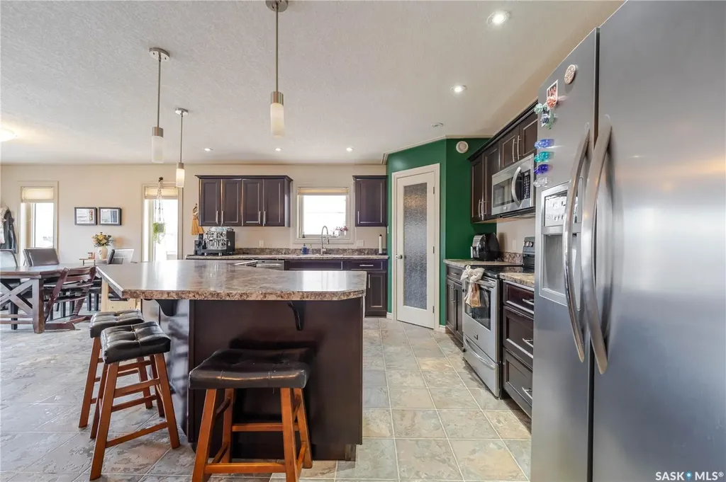 805 4th Avenue NW Moose Jaw SK S6H 3W8