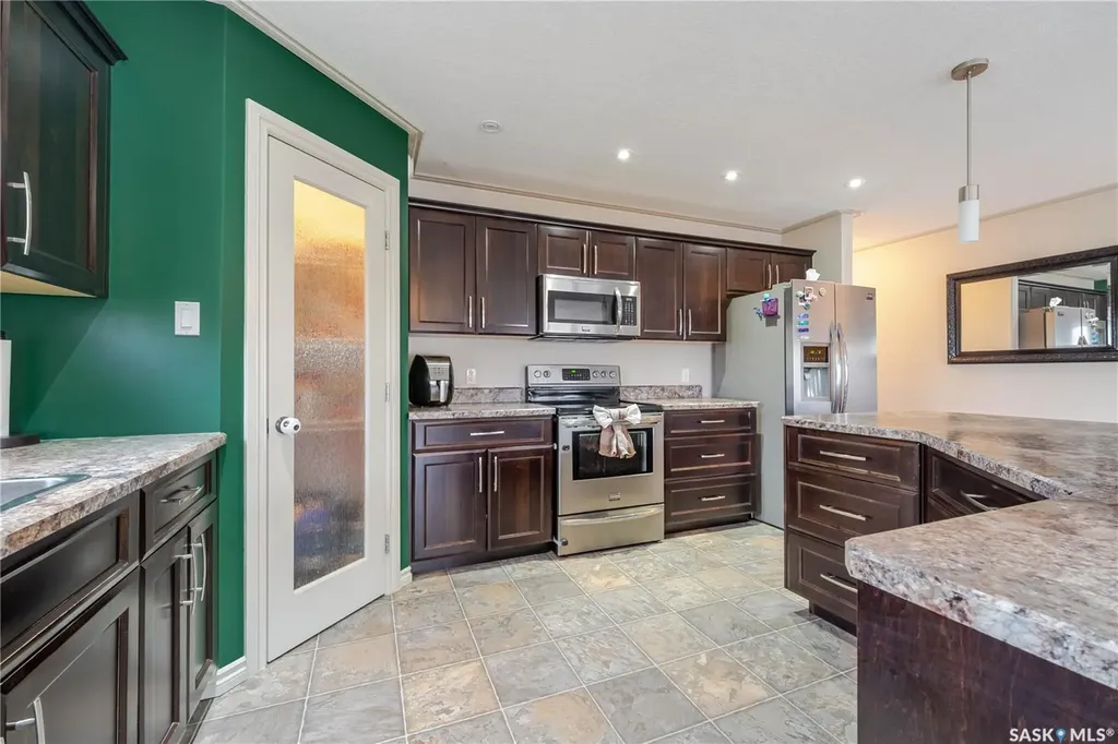 805 4th Avenue NW Moose Jaw SK S6H 3W8