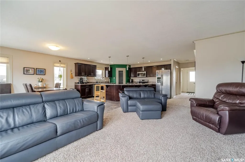 805 4th Avenue NW Moose Jaw SK S6H 3W8