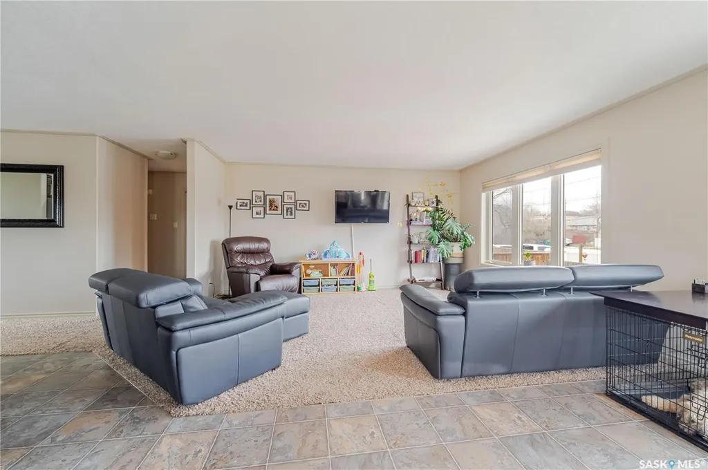805 4th Avenue NW Moose Jaw SK S6H 3W8