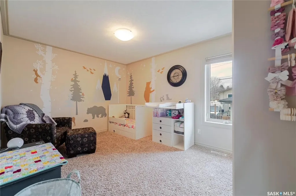 805 4th Avenue NW Moose Jaw SK S6H 3W8
