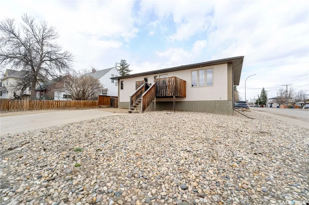 805 4th Avenue NW Moose Jaw SK S6H 3W8