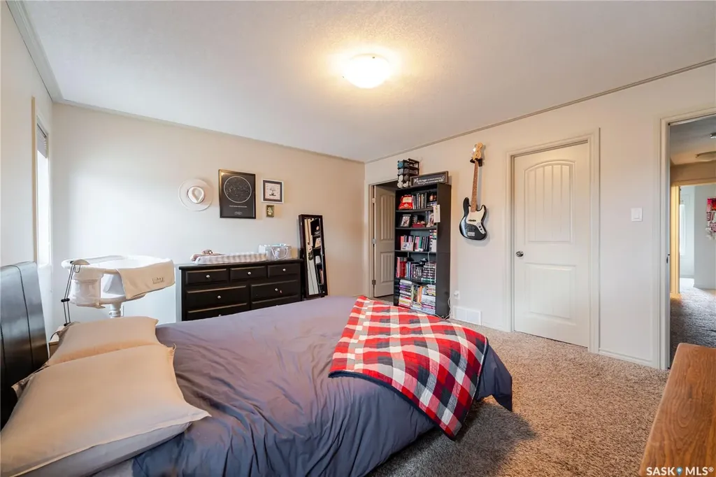 805 4th Avenue NW Moose Jaw SK S6H 3W8