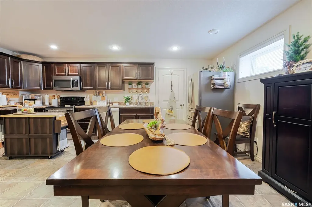805 4th Avenue NW Moose Jaw SK S6H 3W8
