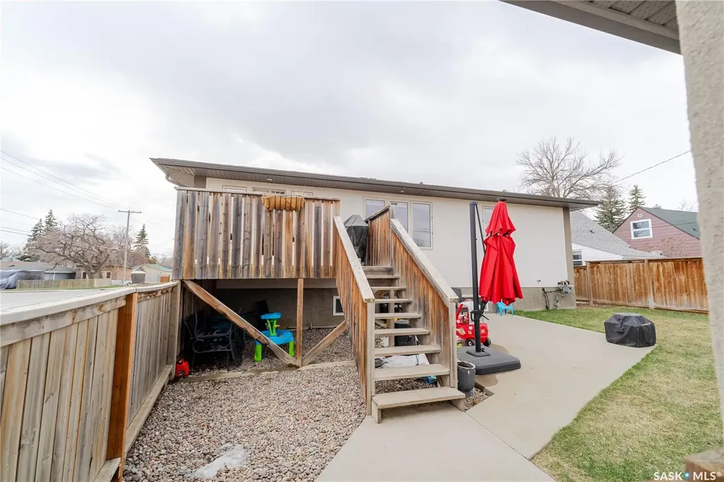805 4th Avenue NW Moose Jaw SK S6H 3W8