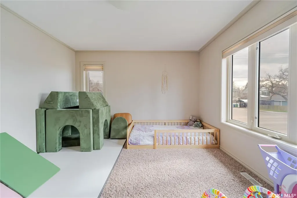 805 4th Avenue NW Moose Jaw SK S6H 3W8