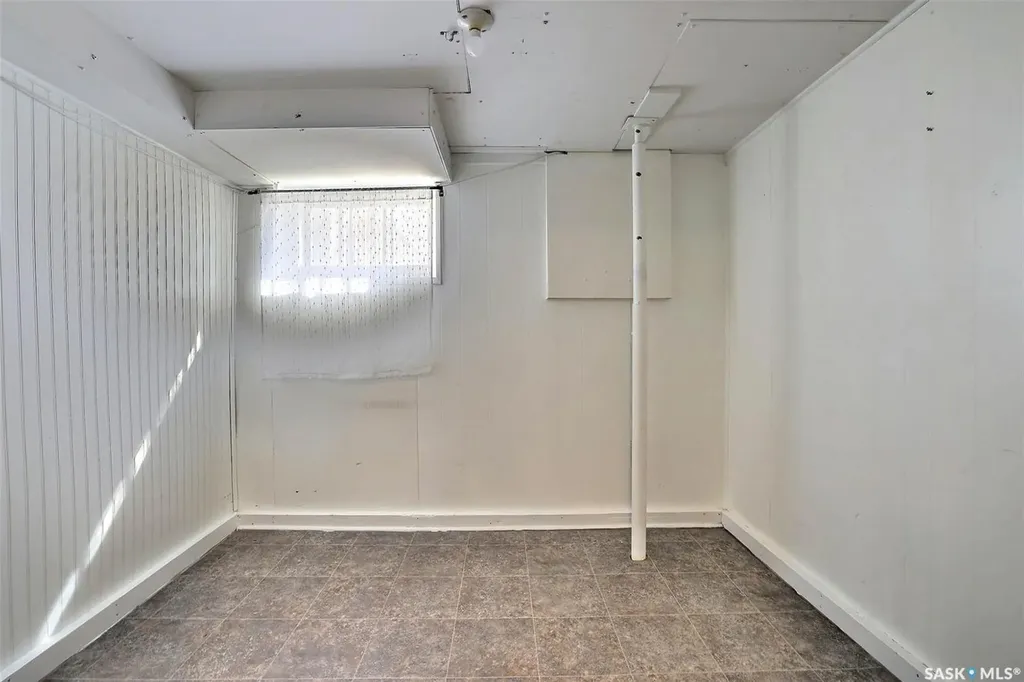 231 Centre Street Regina Beach SK S0G 4C0