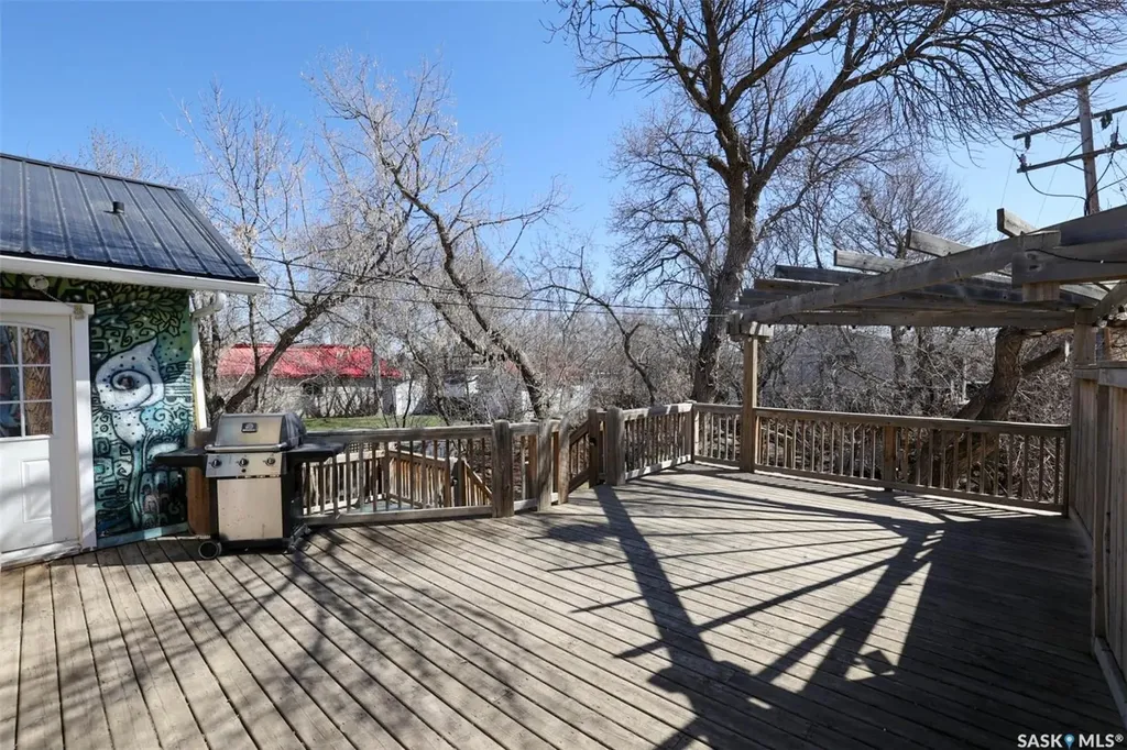231 Centre Street Regina Beach SK S0G 4C0