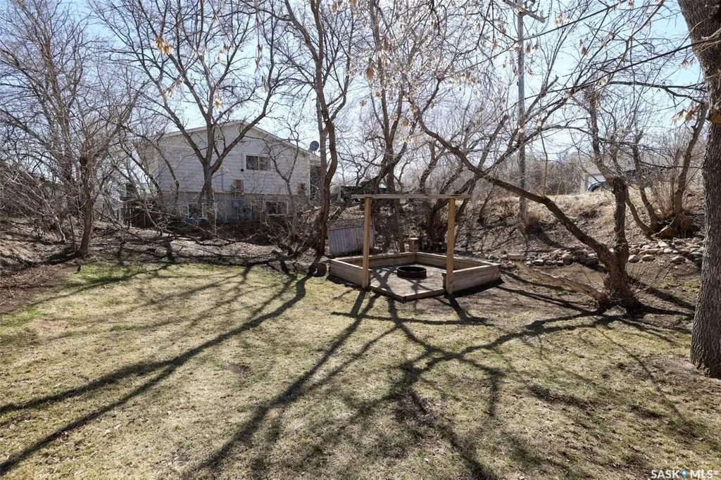 231 Centre Street Regina Beach SK S0G 4C0