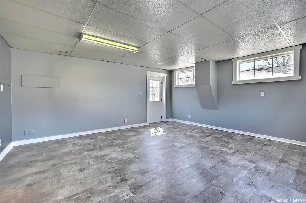 231 Centre Street Regina Beach SK S0G 4C0