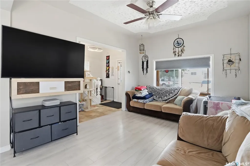 56 Iroquois Street W Moose Jaw SK S6H 5A5