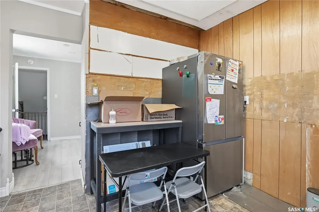 56 Iroquois Street W Moose Jaw SK S6H 5A5