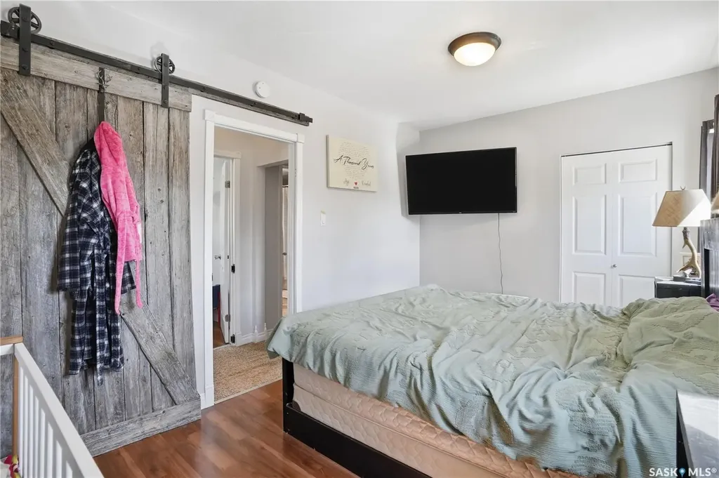 56 Iroquois Street W Moose Jaw SK S6H 5A5