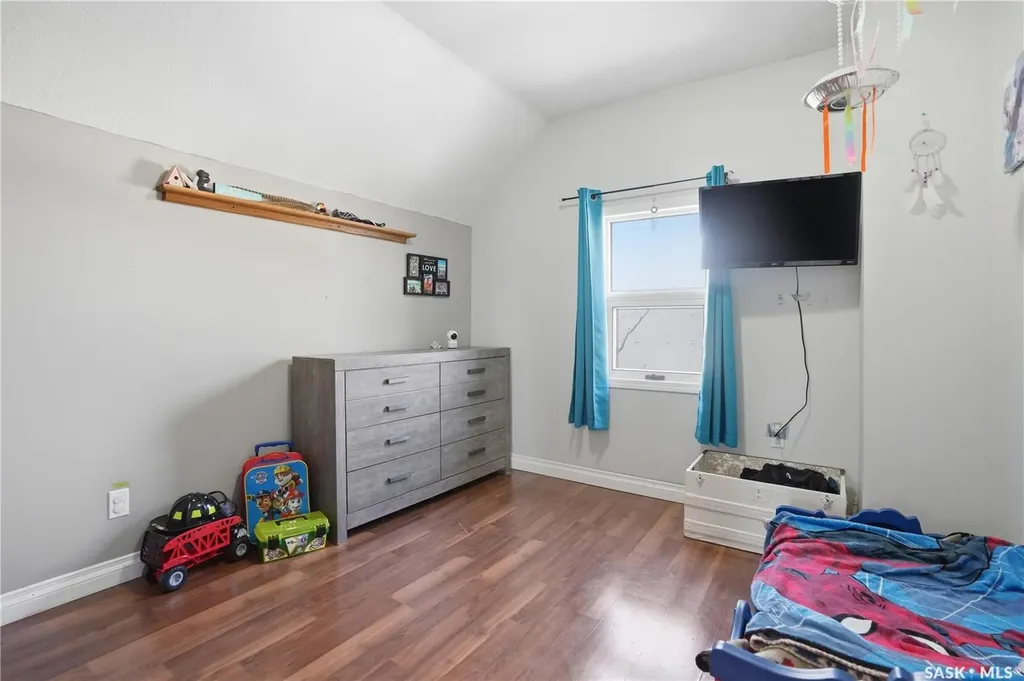 56 Iroquois Street W Moose Jaw SK S6H 5A5