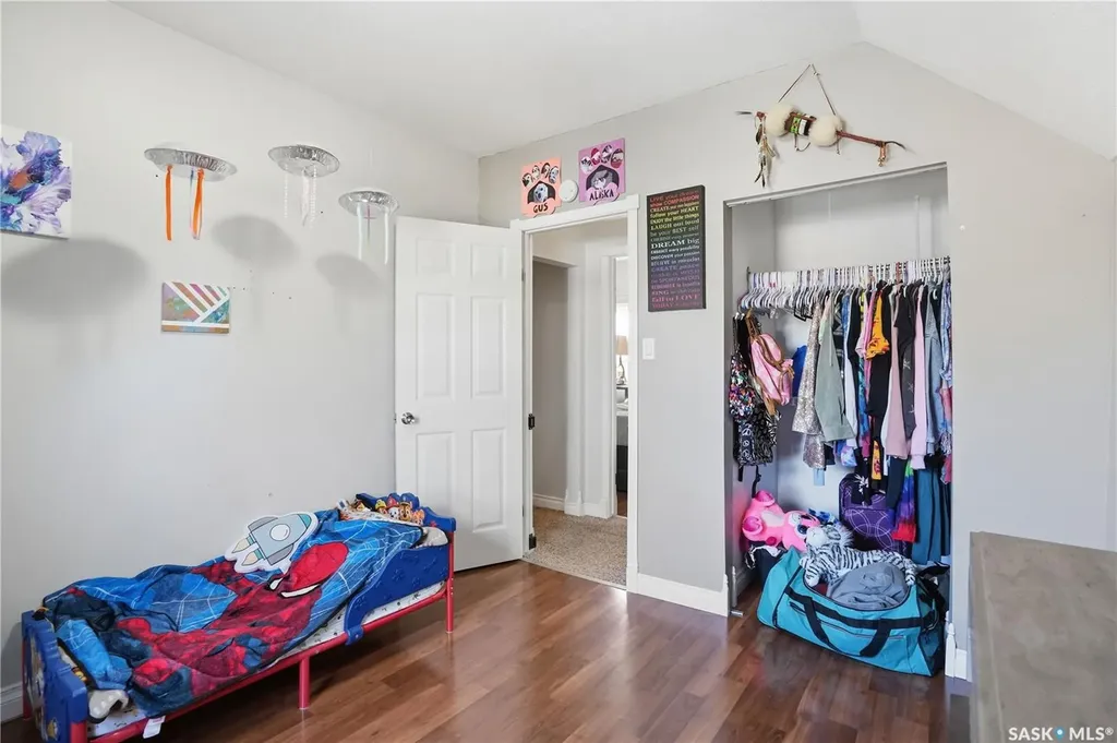 56 Iroquois Street W Moose Jaw SK S6H 5A5
