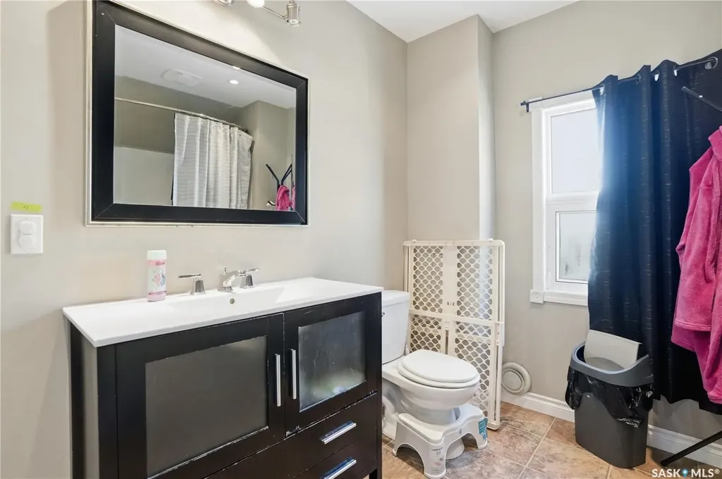 56 Iroquois Street W Moose Jaw SK S6H 5A5