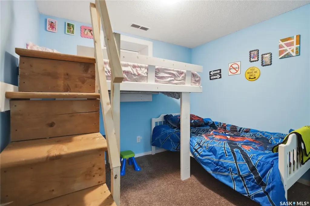 56 Iroquois Street W Moose Jaw SK S6H 5A5