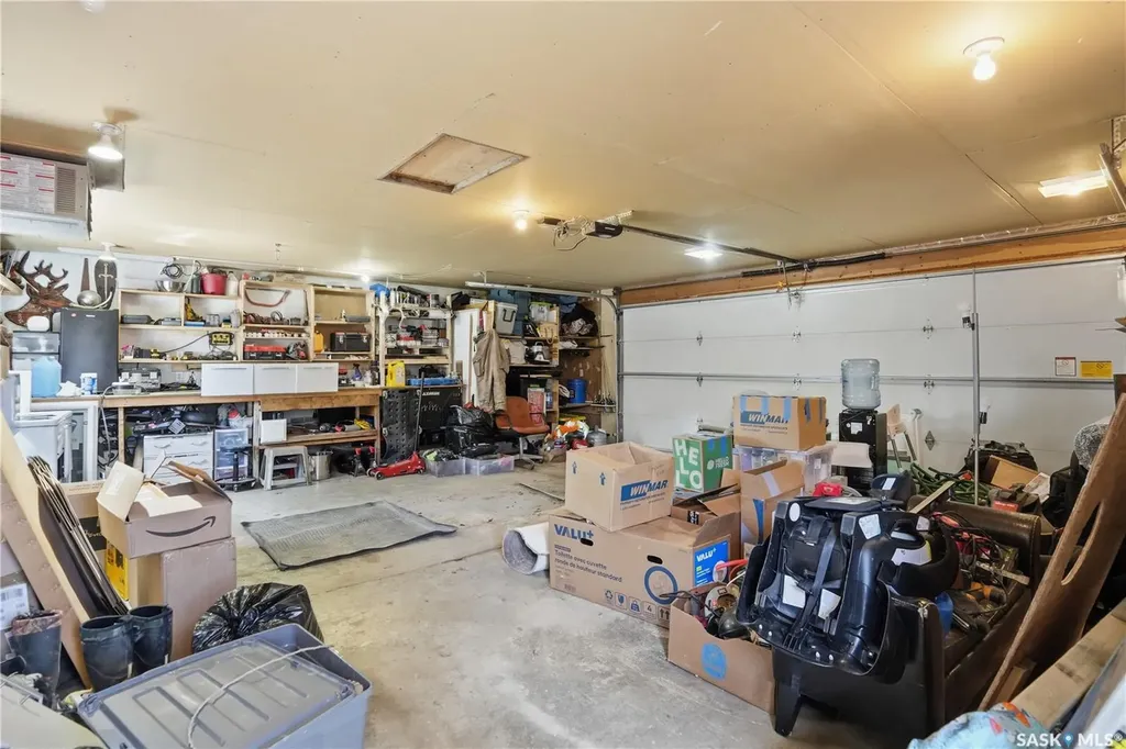 56 Iroquois Street W Moose Jaw SK S6H 5A5