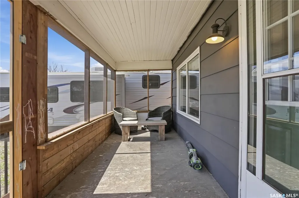 56 Iroquois Street W Moose Jaw SK S6H 5A5