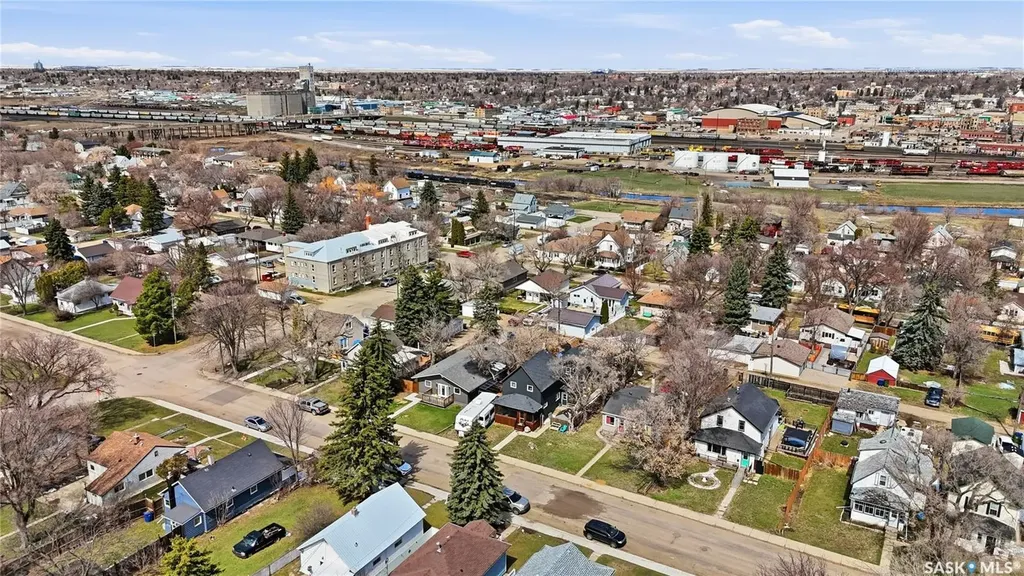 56 Iroquois Street W Moose Jaw SK S6H 5A5