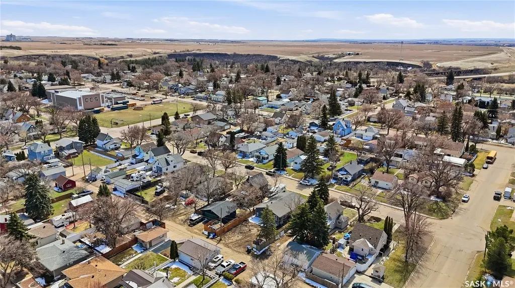 56 Iroquois Street W Moose Jaw SK S6H 5A5