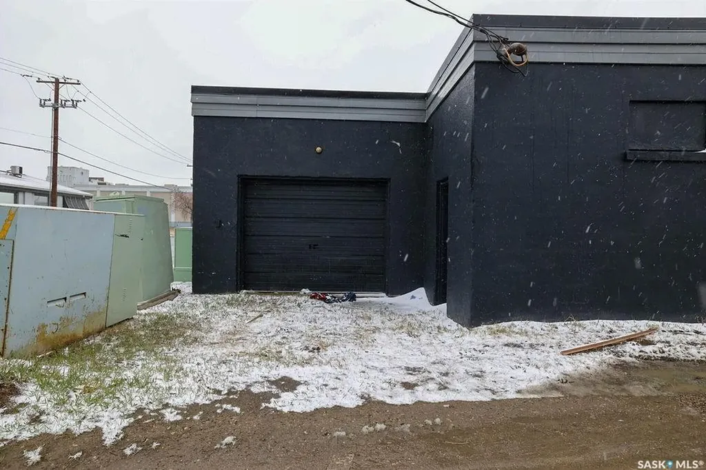 1304 Hamilton Street Regina SK S4R 2B5