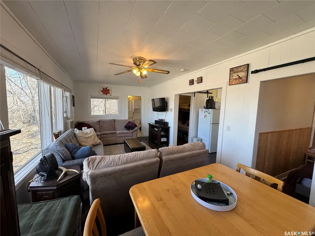 459 8th Street E Regina Beach SK S0G 4C0
