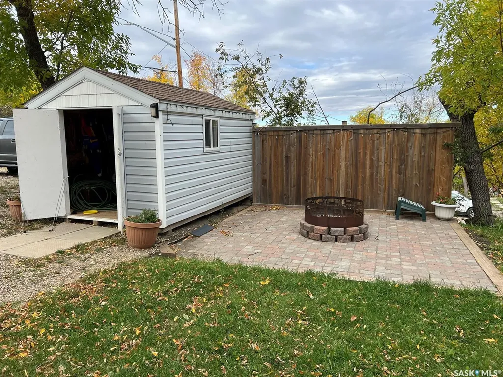 459 8th Street E Regina Beach SK S0G 4C0