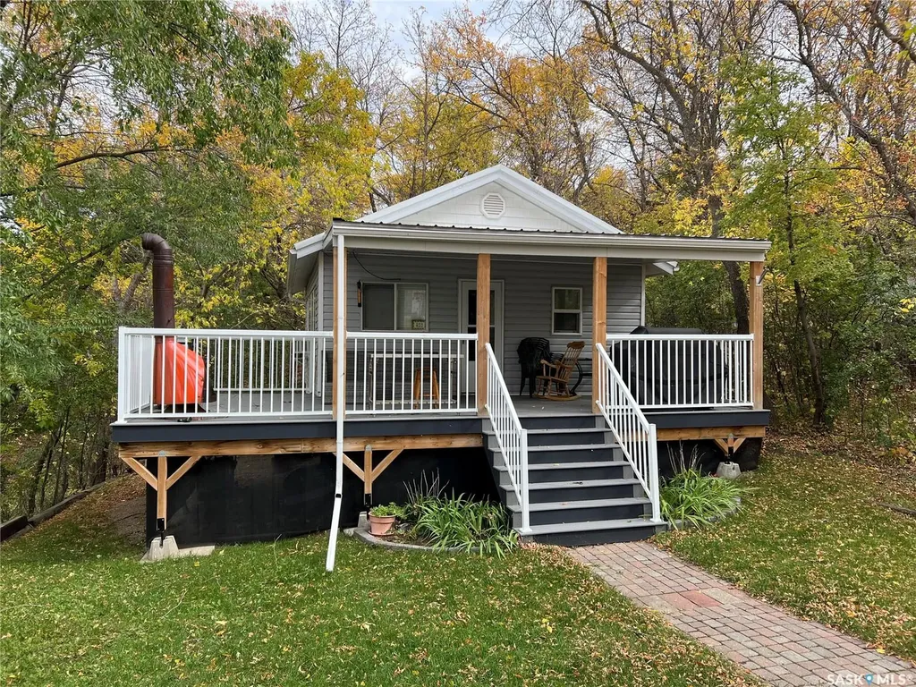 459 8th Street E Regina Beach SK S0G 4C0