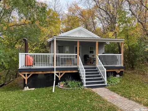 459 8TH Street E Regina Beach SK S0G 4C0